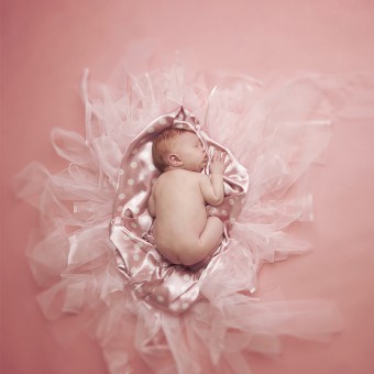 Fairytale newborn fotografering - unikke og personlige fotos af nyfødte.